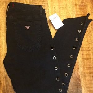 GUESS Skinny Grommet Jean